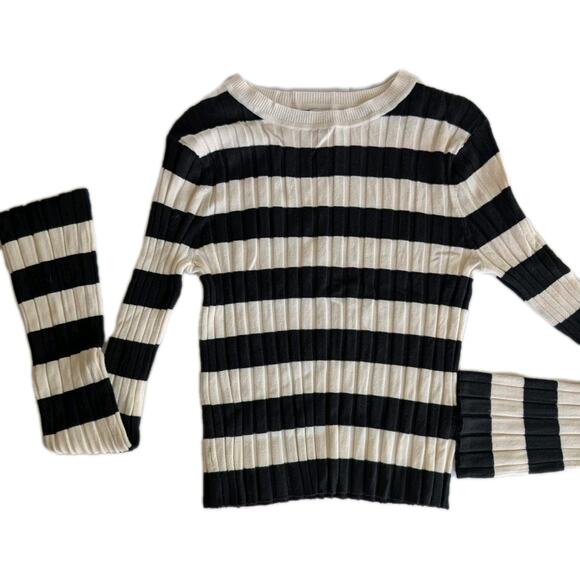 Black N White Stripe Overly Long Sleeve Sweater Sz M Witchy Emo Whimsygoth - Picture 1 of 6
